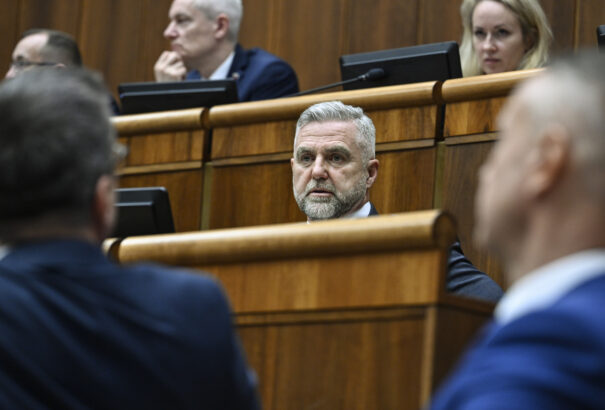 Gašpar: A NATO főtitkára Oroszországgal próbálja ijesztgetni Európát