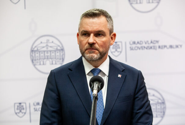 Pellegrini kerekasztal-tárgyalásra hívta a politikai pártokat az ország külpolitikai irányvonaláról