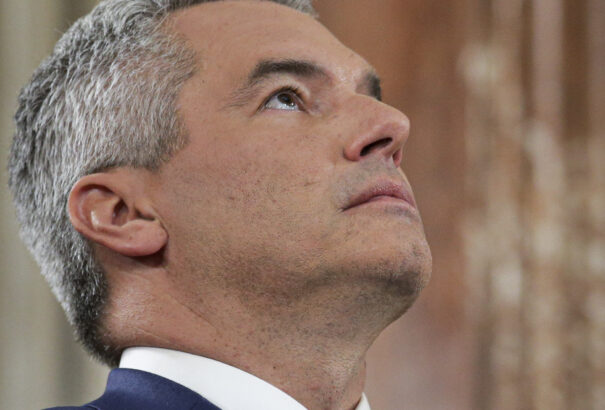 Bejelentette lemondását az osztrák kancellár