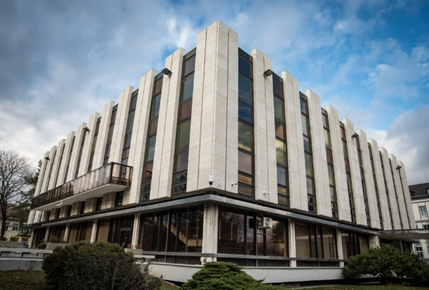 45 év után felújítják a kormányhivatal ún. új épületét