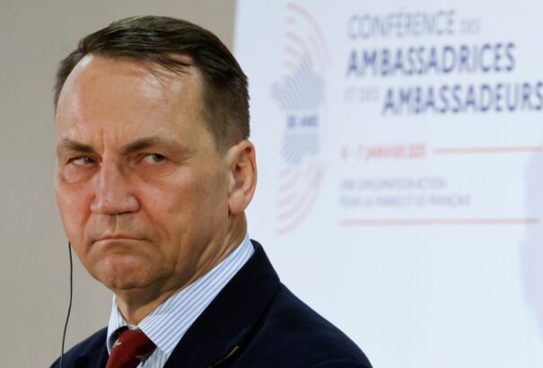 Teljesen begőzölt a lengyel külügyminiszter: megszakítaná a diplomáciai kapcsolatokat Magyarországgal