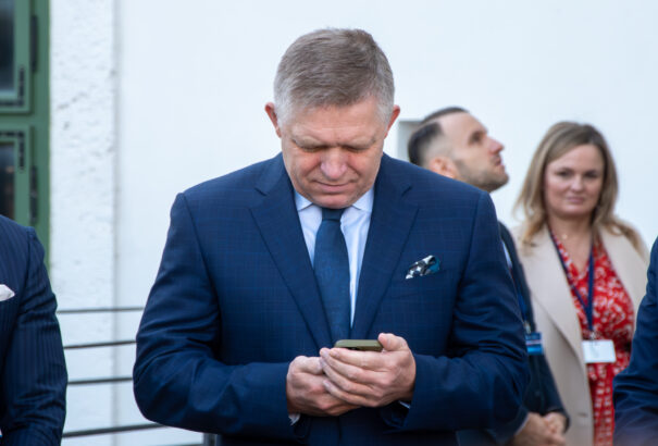 Fico Olaf Scholzcal tárgyalt telefonon az ukrán gáztranzitról – kemény nyilatkozat érkezett