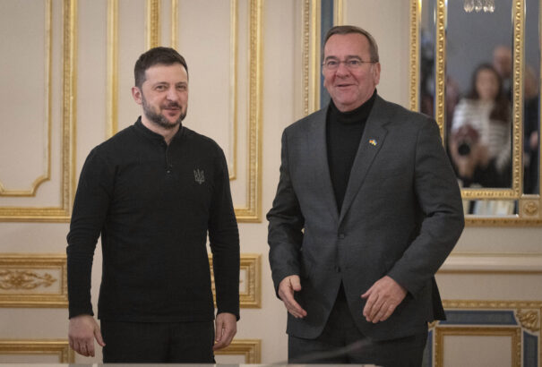 Brüsszel után a búcsúzó „jelzőlámpa-koalíciótól” is kaphat hárommilliárd eurót Ukrajna