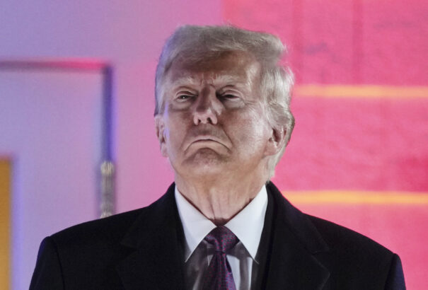 Trump már készül a hatalomváltásra. Washingtonban rekordszámú rendeletet írhat alá