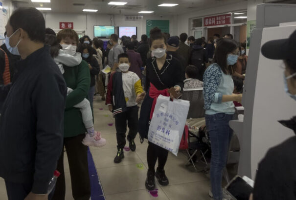 Egyre több a beteg, terjed a HMPV vírus Kínában. Mik a tünetei, és fennáll-e egy újabb járvány veszélye?