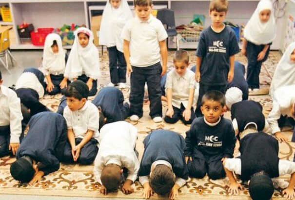 Alsó-Ausztria nyomást gyakorol az iszlámra: kötelező keresztény ünnepek az óvodákban és szigorúbb szabályok