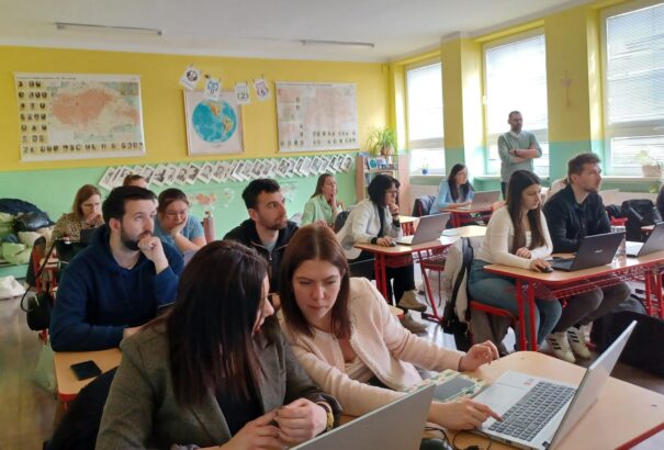 Az Innovatív Oktatásért Intézet tartalmas módszertani szakmai napot tartott Komáromban