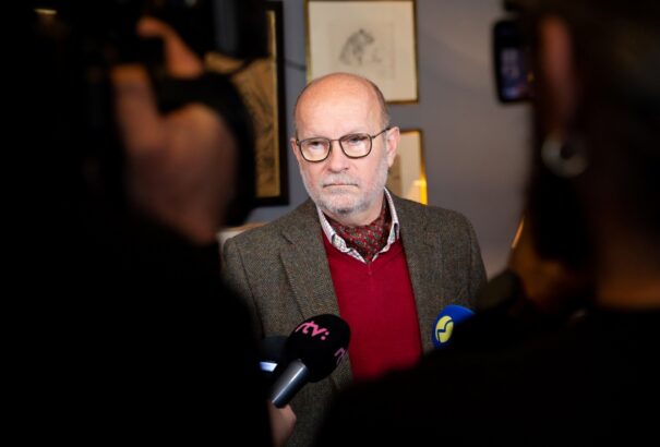 Indulatos rádióvita: Káčer leszerepelt, érvelése darabokra hullott, hát gyorsan előhúzta a magyar revízió kártyáját