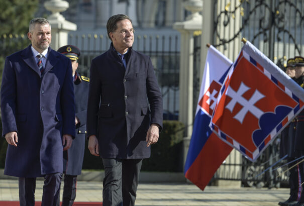 Pellegrini a NATO-főtitkárnak: Szlovákia nemcsak az átmeneti béke, hanem a fenntartható béke híve Ukrajnában