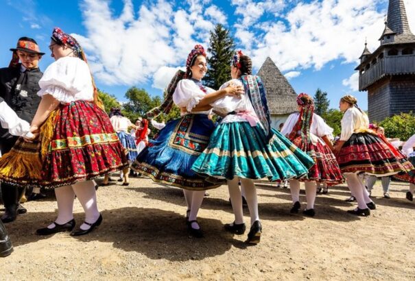 A déli harangszóval és a csárdással bővült a hungarikumok listája