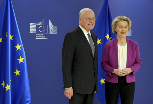 Európa együtt akar működni az USA-val a béke eléréséért, és kész többet tenni Ukrajna felfegyverzéséért