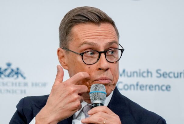 Finn államfő: Most nem szabad abbahagyni Ukrajna támogatását