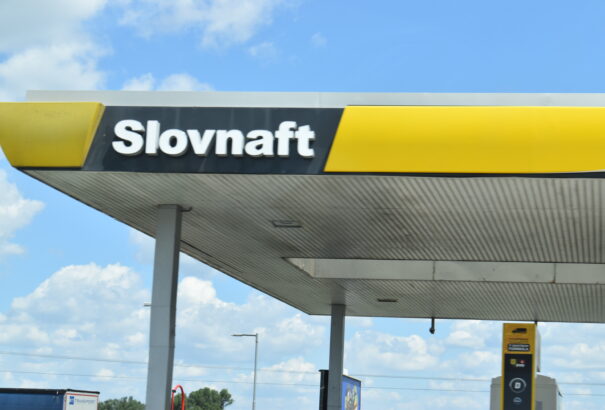 Jó hír az autósoknak! Tovább csökkenhetnek az üzemanyagárak Szlovákiában