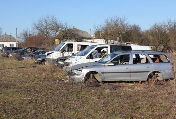 Tóth Ferenc: Roncsok a határon. A háború betette a kiskaput