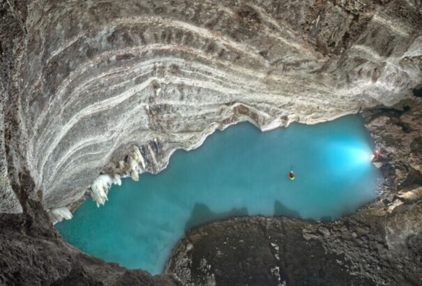 Cseh tudósok Albániában felfedezték a világ legnagyobb barlangi termáltavát