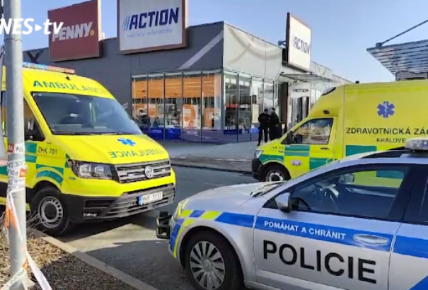 Egy 16 éves fiatal késsel támadt két nőre Hradec Královéban, mindketten belehaltak sérüléseikbe