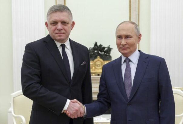 A Főügyészség elutasította a Fico elleni büntetőfeljelentést a Putyinnal való találkozó miatt