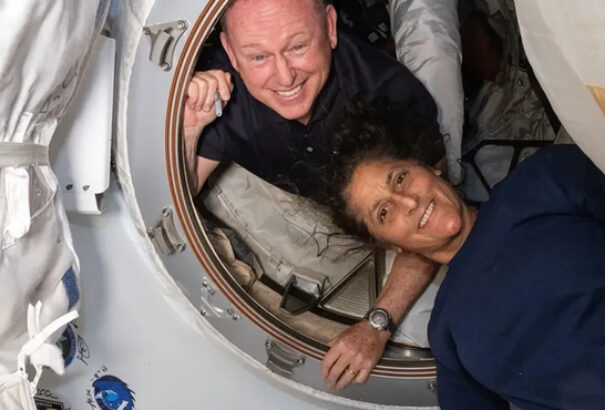 Kiderült, mikor térhetnek haza az űrben rekedt asztronauták