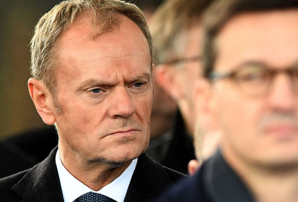 Donald Tusk: Aki Európa egységét akadályozza, az orosz szabotőr