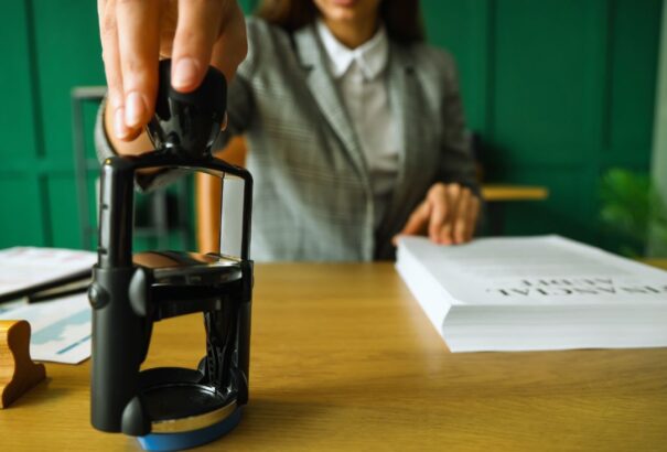 Megpecsételődhet az állami alkalmazottak sorsa? A konszolidáció miatt a tömeges elbocsátásokat sem zárják ki