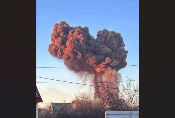 Ennyit a részleges tűzszünetről: drónok csapódtak az engelsi finomítóba