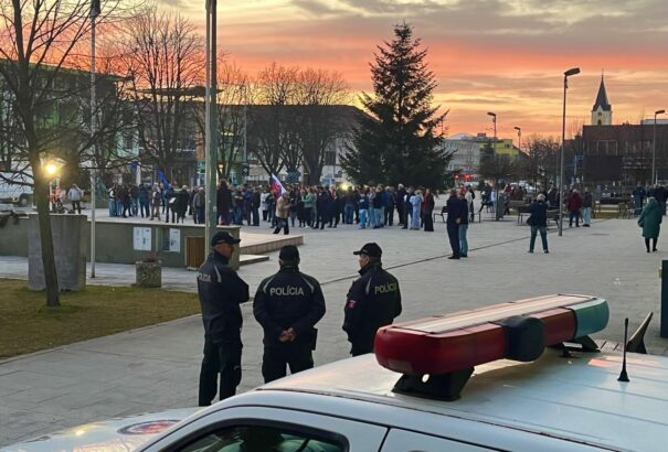 Országszerte több városban zajlanak tüntetések pénteken „Szlovákia Európa” mottóval
