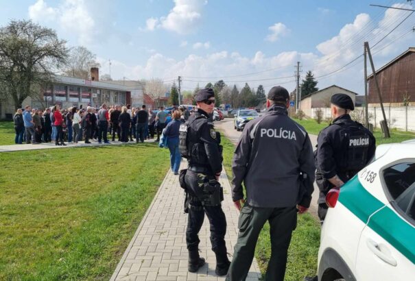 Száj- és körömfájás: Az állatok „indokolatlan likvidálása” ellen tüntettek Nagylúcson – Képek, videók