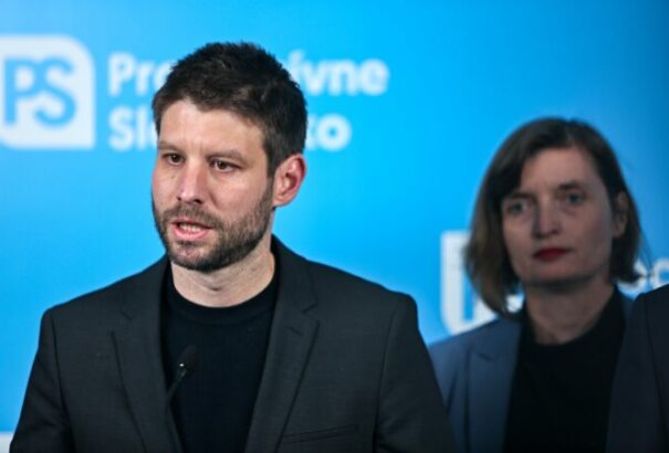 A PS felszólította Rašit, hogy szorgalmazza a parlamenti képviselők fizetésének befagyasztását