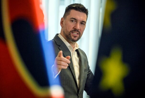 Takáč a száj- és körömfájás elleni intézkedések szigorúságáról: A szakemberek döntenek