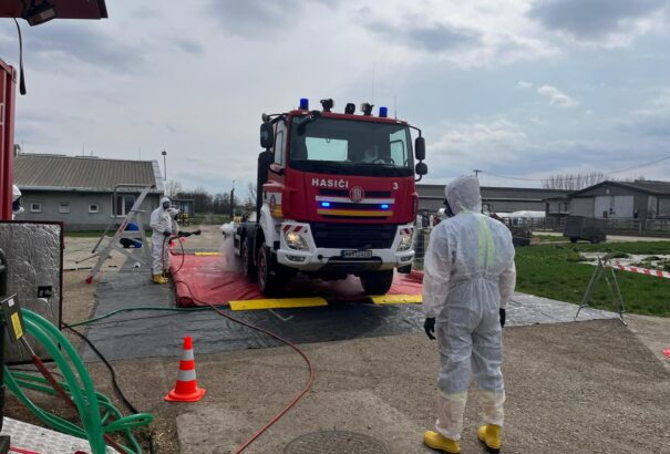 Az ellenzék a kormányt kritizálja a száj- és körömfájással kapcsolatos elégtelen intézkedések miatt