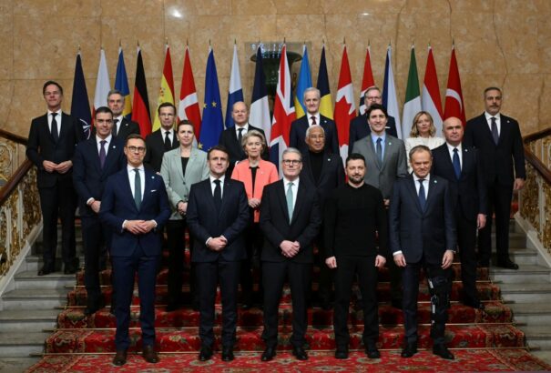 A háborúpárti európai „hajlandók társasága” összeült, hogy nagy szavakkal leplezze ostobaságát és tehetetlenségét