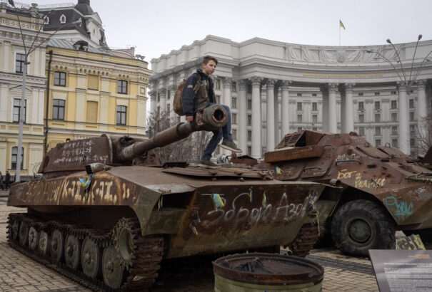 Elemzés: Európára a növekvő fegyverkezés miatt adóemelés vár
