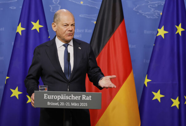 Németország újabb hárommilliárd euró katonai segélyt ad Ukrajnának