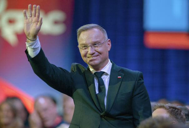 Duda: Zelenszkijnek üzletember módjára kellene tárgyalnia Trumppal