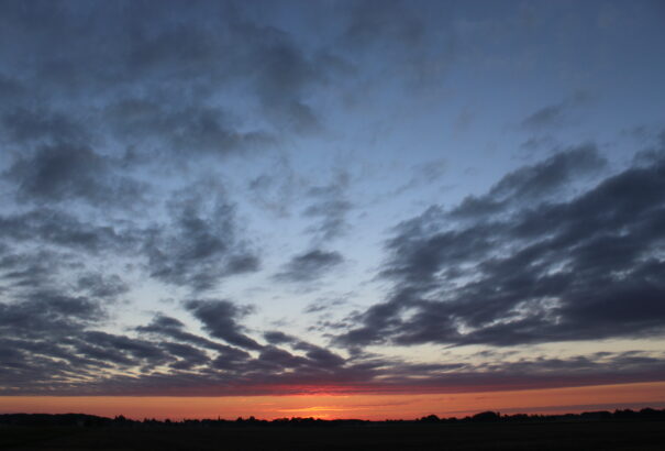 Napos, közepesen felhős idővel zárul a munkahét
