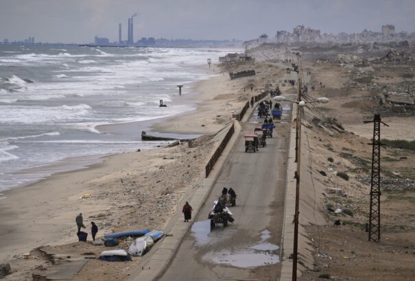 Izrael elrendelte csapatai további előrenyomulását Gázában