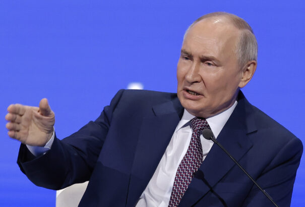 Putyin szerint a Nyugat megpróbálja majd aláásni Oroszországot, függetlenül attól, hogy feloldja-e a szankciókat