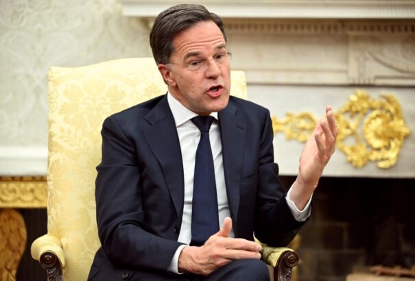 A NATO-főtitkár egyetlen nap alatt két tabudöntögető kijelentést is tett