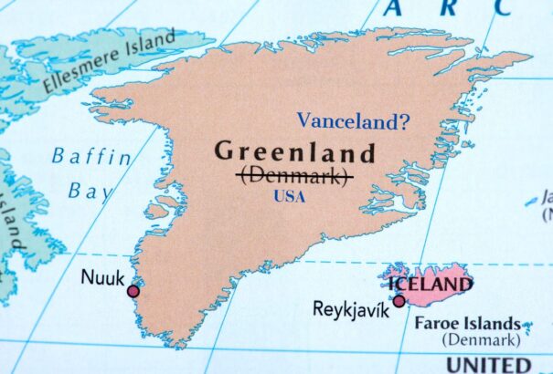 JD Vance Grönlandra látogat a tiltakozások ellenére