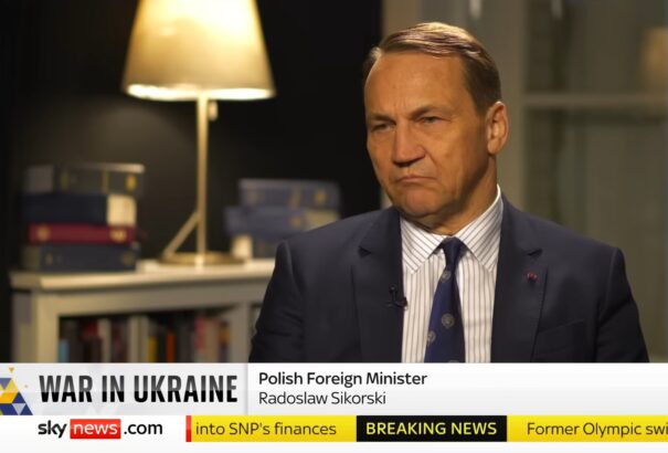 Radosław Sikorski: Trump „sikert“ akar elérni Ukrajnában, amelyet sajátjaként mutathat fel