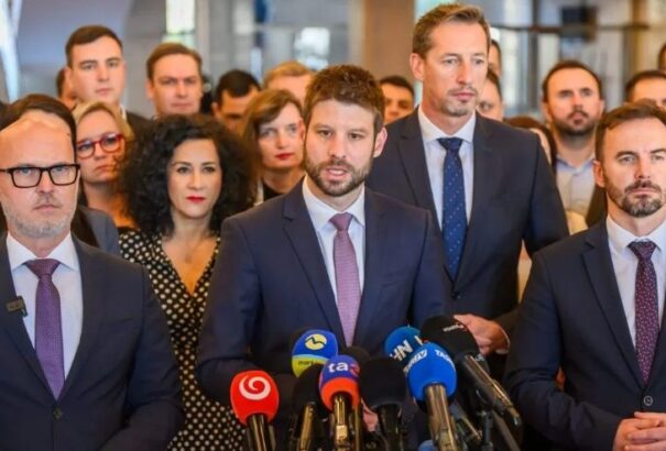 Az SaS ellenzéki egyeztetést kezdeményez Európa védelméről