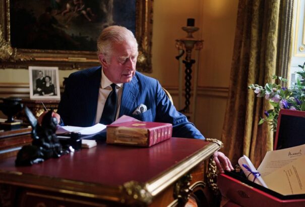 III. Károly brit király egységre szólított fel ezekben a „bizonytalan időkben”