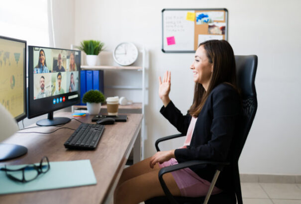 A szlovákiai polgárok otthonról szeretnének dolgozni, de a cégek visszavárják őket az irodákba