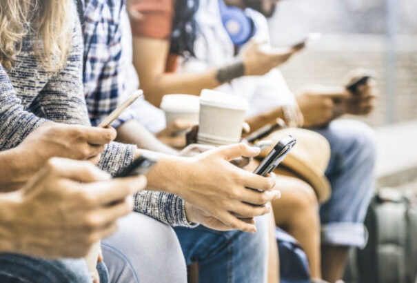 Tízből csupán egy szlovákiai polgárnak nincs szüksége mobiltelefonra az élethez. A legfiatalabbaknak hiányozna a legjobban