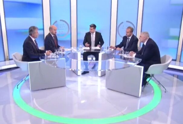 STVR-vita: Még a kormánypártok között sincs egyetérte a tranzakciós adóról és a COVID-amnesztiákról