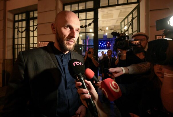 A PS felajánlotta, hogy támogatja Danko rendkívüli ülését a tranzakciós adó eltölréséről