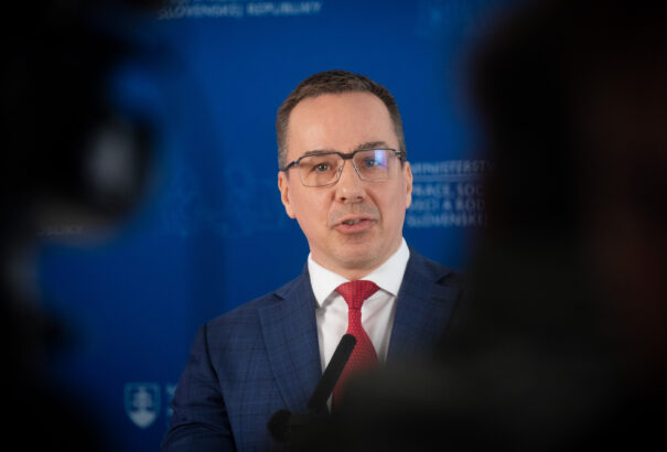 Bérlakásokra és autópályákra is mehetnek a II. nyugdíjpillérből származó befektetések