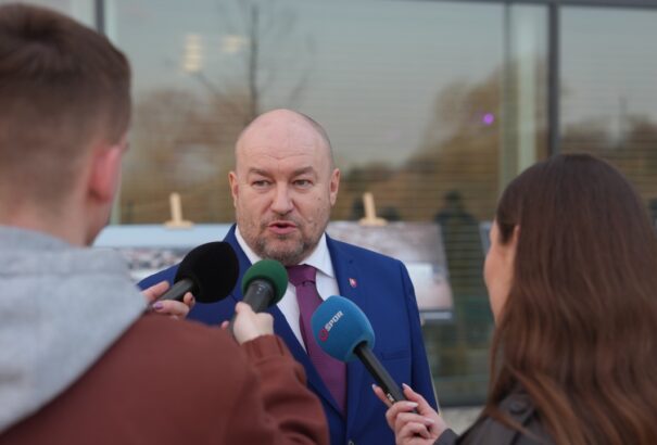 Huliak a főállatorvos leváltását követeli Takáčtól. Szerinte az állatok leölése hazaárulás