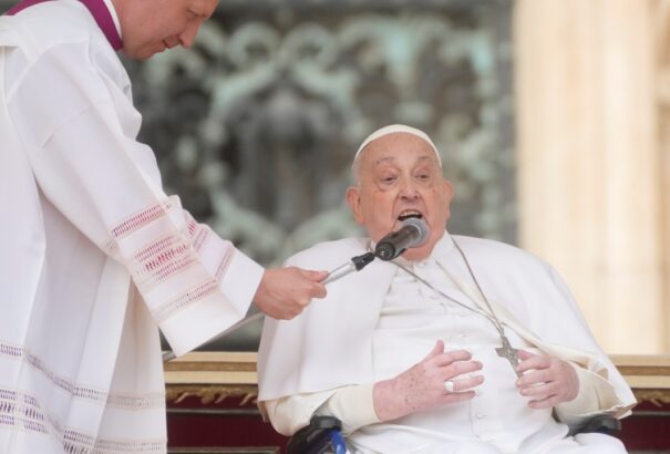 Ferenc pápa választást sürgetett a félelemmel és igazságtalansággal teli világban nagycsütörtöki beszédében