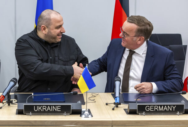 A szövetségesek újabb 21 milliárd euró katonai segélyt ígértek Ukrajnának